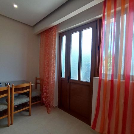 Achilles Apartments Sarandë Værelse billede