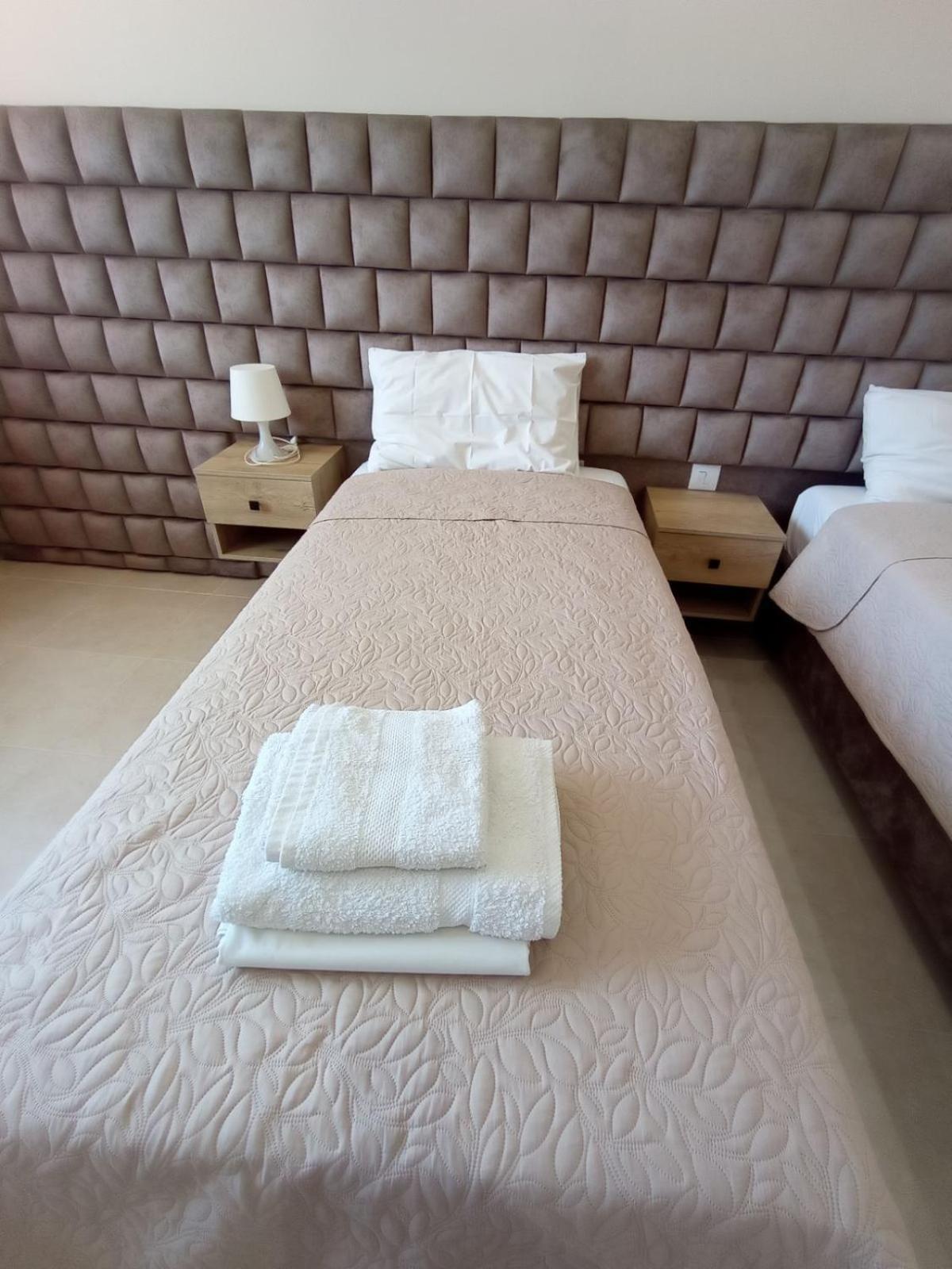 Achilles Apartments Sarandë Eksteriør billede