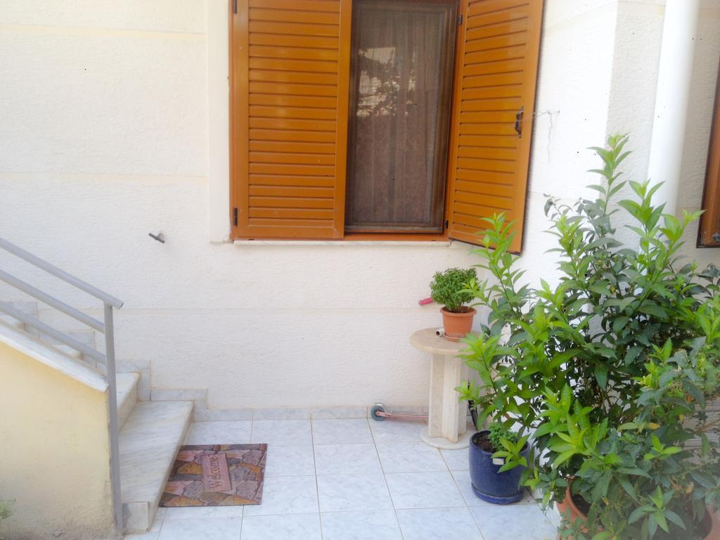 Achilles Apartments Sarandë Eksteriør billede